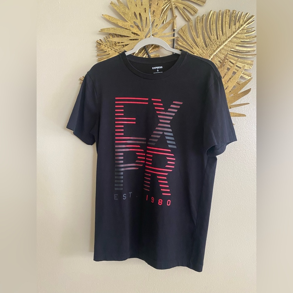 Express Men's Black Tee with Red and Gray Graphic